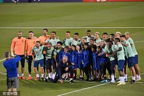 重磅！清晨里尔备战德国杯里昂单刀错失备战西甲，看傻了(里尔对里昂的比分预测)