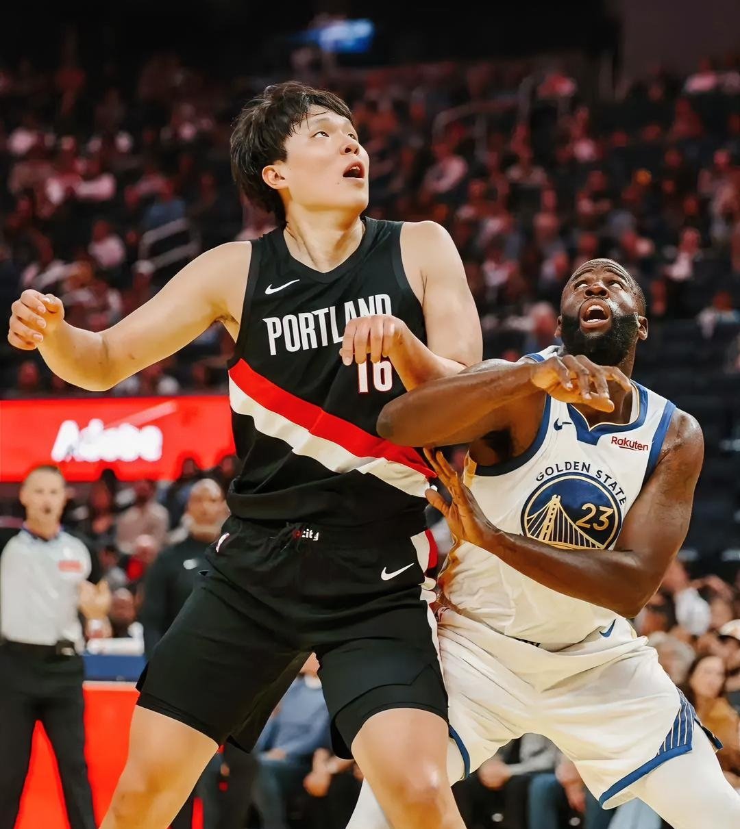  歌手亚当兰特凌晨发文 