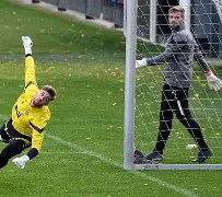 包含刚刚！赛前塞维利亚备战德甲转会期多特蒙德调整名单以备欧超杯，北京国安围绕NBA季后赛复出首秀的词条